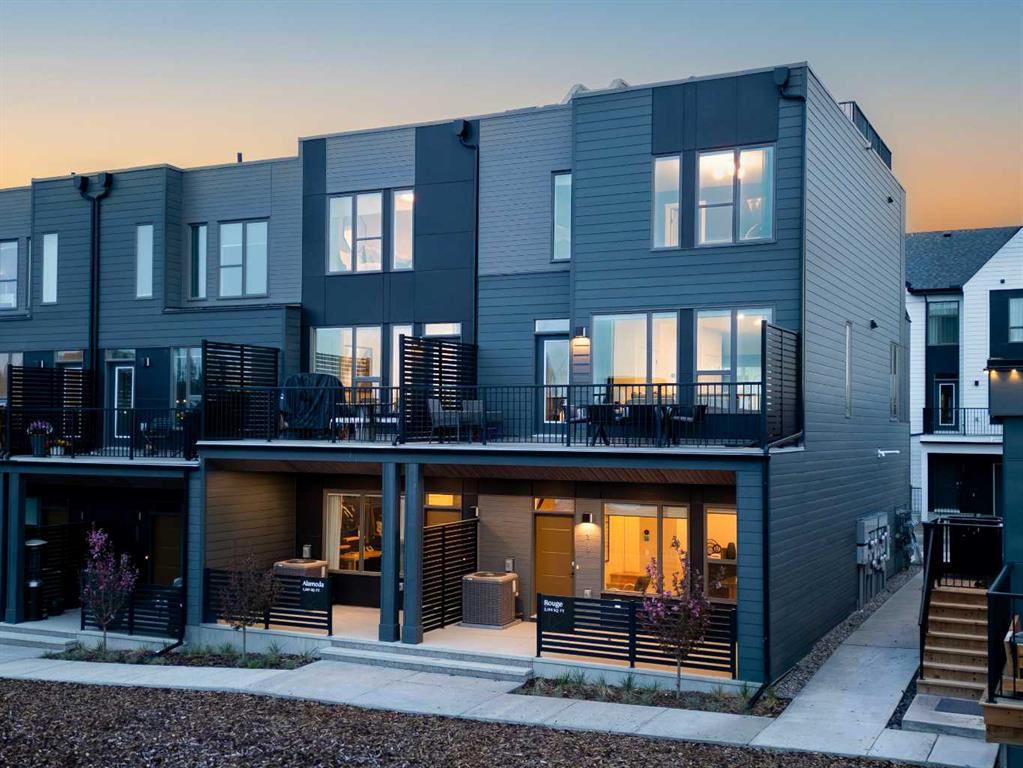 Picture of 708 Sovereign Common SW, Calgary Real Estate Listing