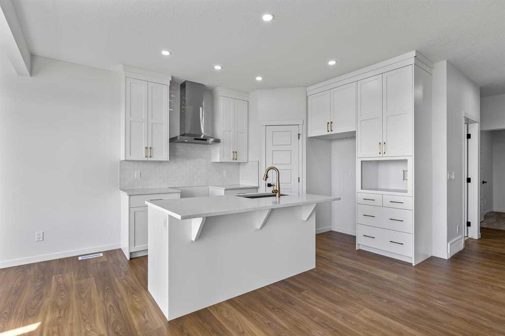 Picture of 131 Corner Glen Grove NE, Calgary Real Estate Listing