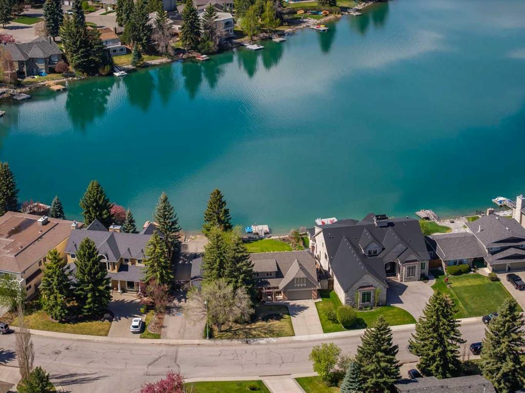 Picture of 947 Lake Placid Drive SE, Calgary Real Estate Listing