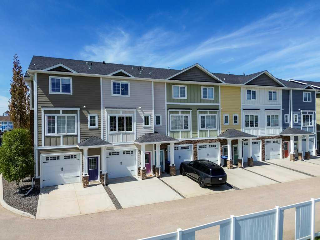 Picture of 113, 5210 Lakeshore Drive , Sylvan Lake Real Estate Listing