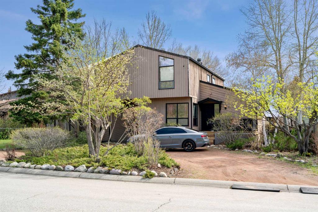 Picture of 65 Carolina Drive , Cochrane Real Estate Listing