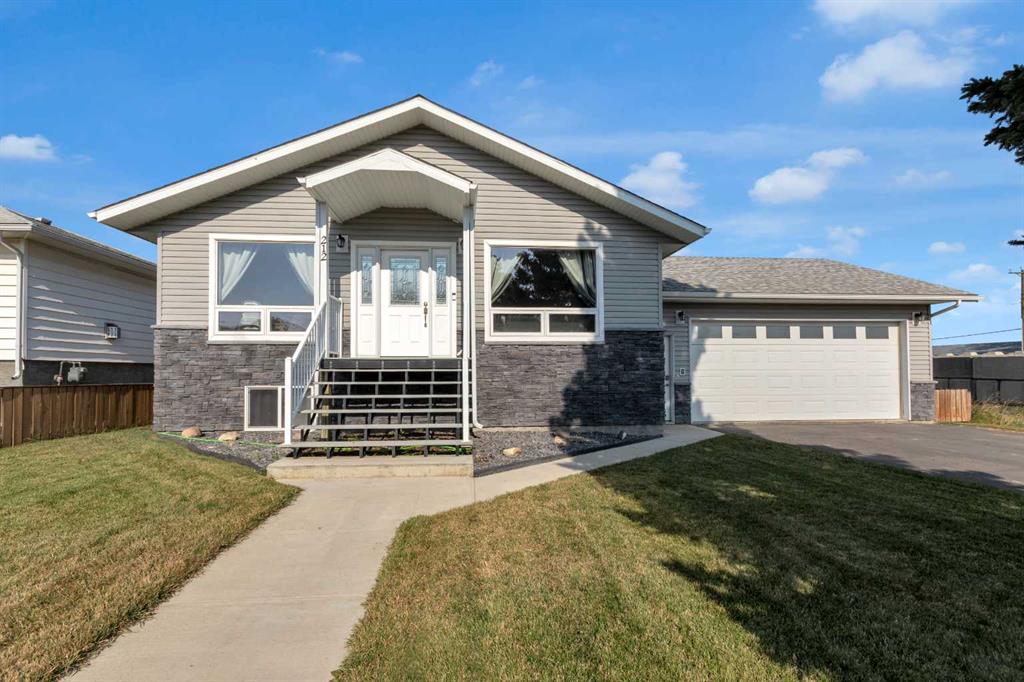 Picture of 212 3 Street N, Vulcan Real Estate Listing
