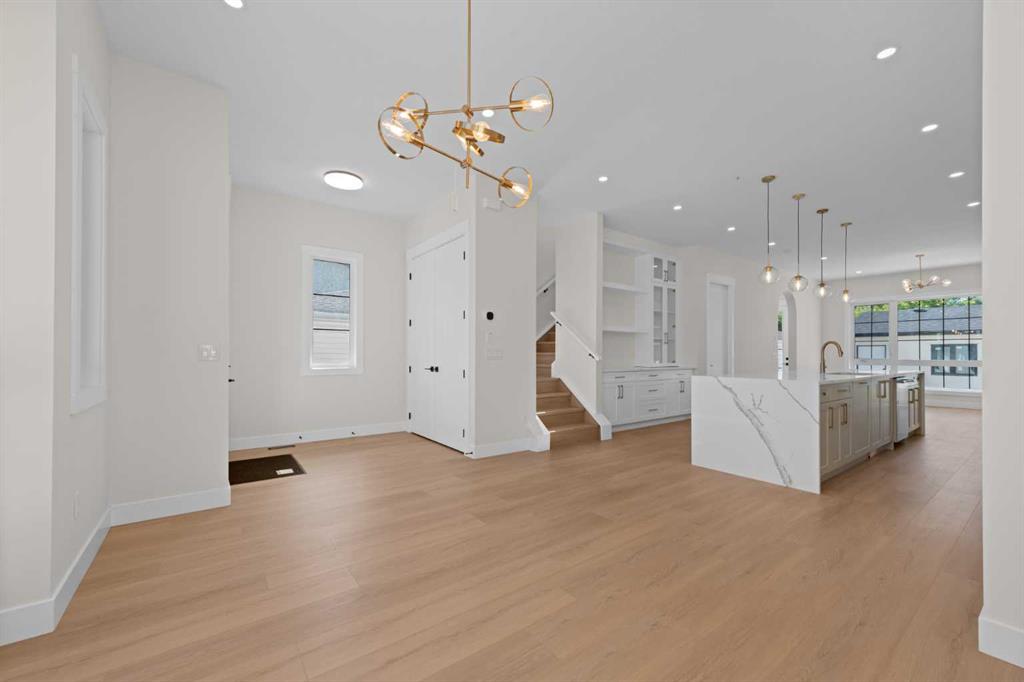 Picture of 6427 33 Avenue NW, Calgary Real Estate Listing