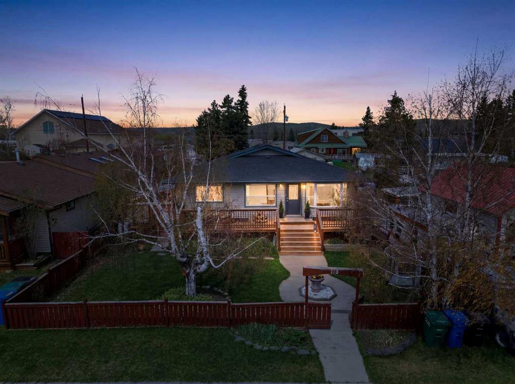 Picture of 118 Frontenac Avenue NW, Diamond Valley Real Estate Listing