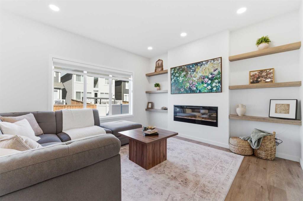 Picture of 71 Magnolia Court SE, Calgary Real Estate Listing