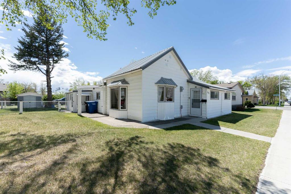 Picture of 212 20 Street , Fort Macleod Real Estate Listing