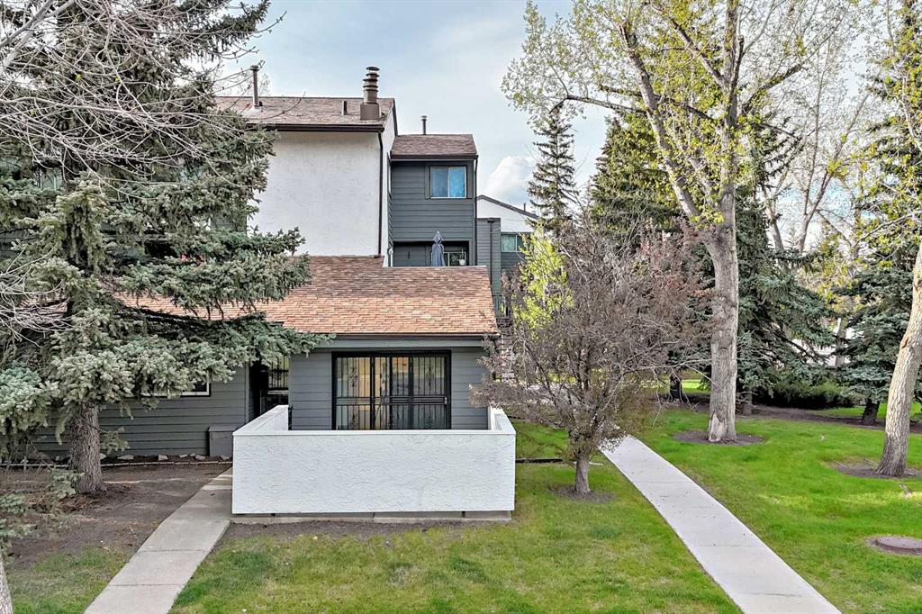 Picture of 307, 2520 Palliser Drive SW, Calgary Real Estate Listing