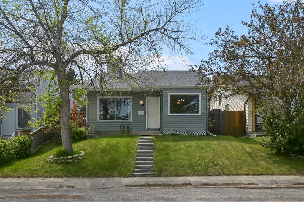 Picture of 160 Strathcona Close SW, Calgary Real Estate Listing