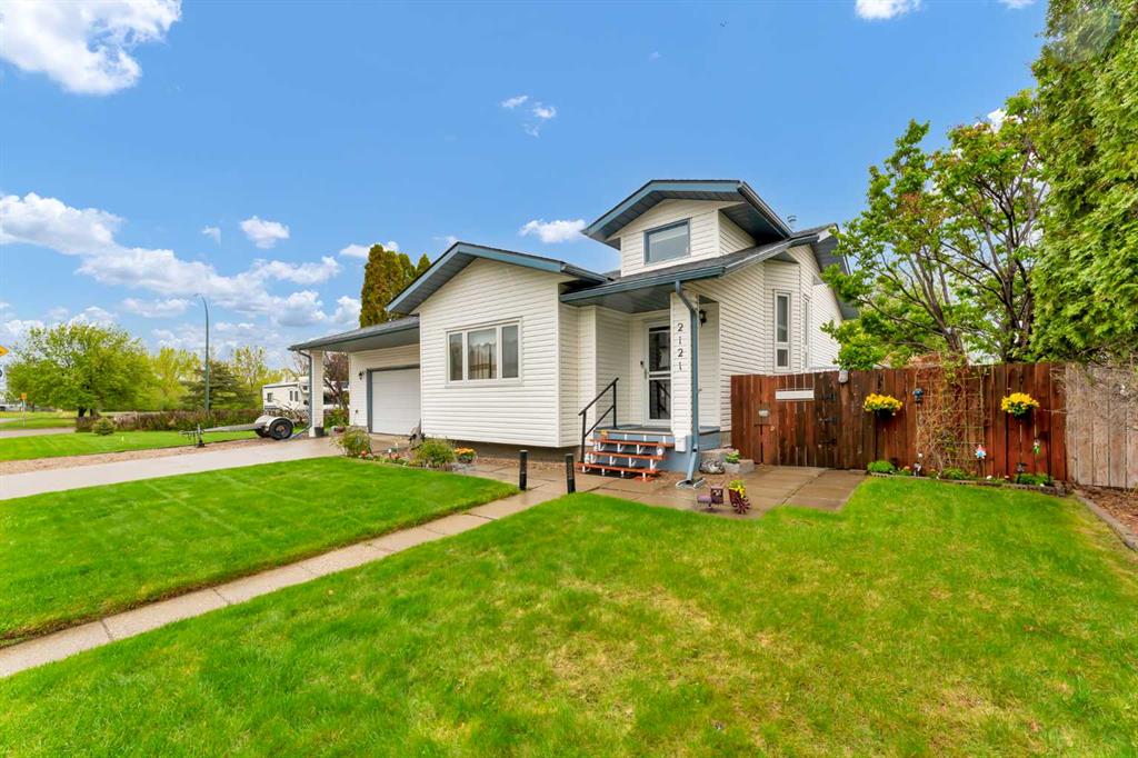 Picture of 2121 Hull Way NE, Medicine Hat Real Estate Listing