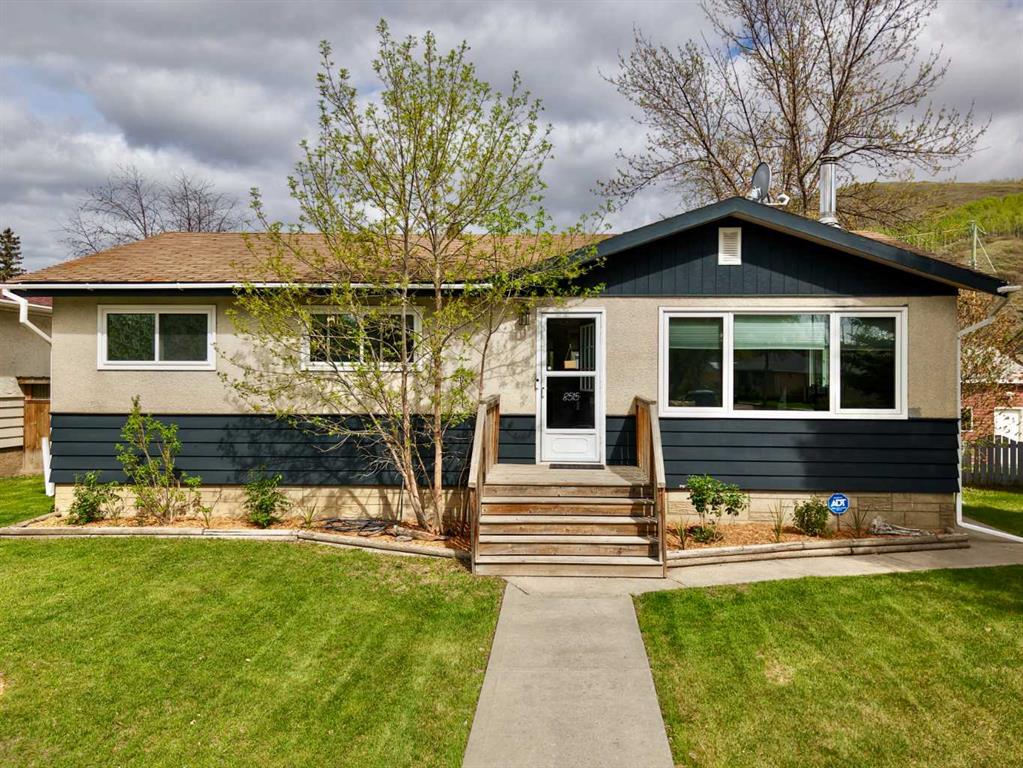 Picture of 8515 97 Street , Peace River Real Estate Listing