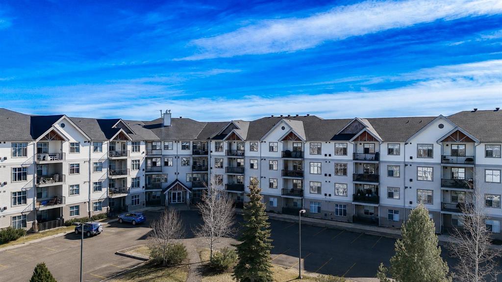 Picture of 114, 100 Lakeway Boulevard , Sylvan Lake Real Estate Listing