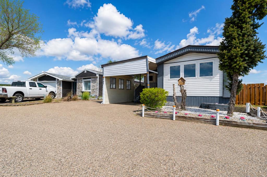 Picture of 245 Fleet Street SW, Medicine Hat Real Estate Listing