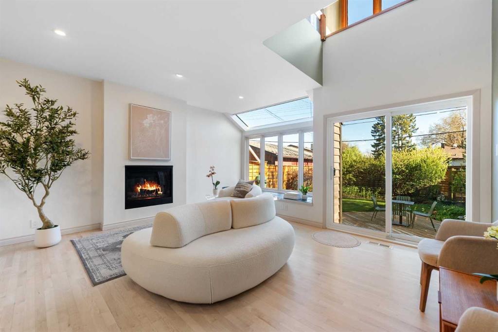 Picture of 2531 7 Avenue NW, Calgary Real Estate Listing