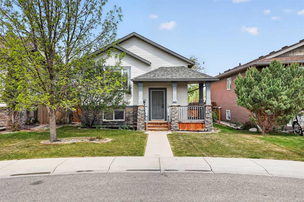 Picture of 801 MT Sundance Lane W, Lethbridge Real Estate Listing