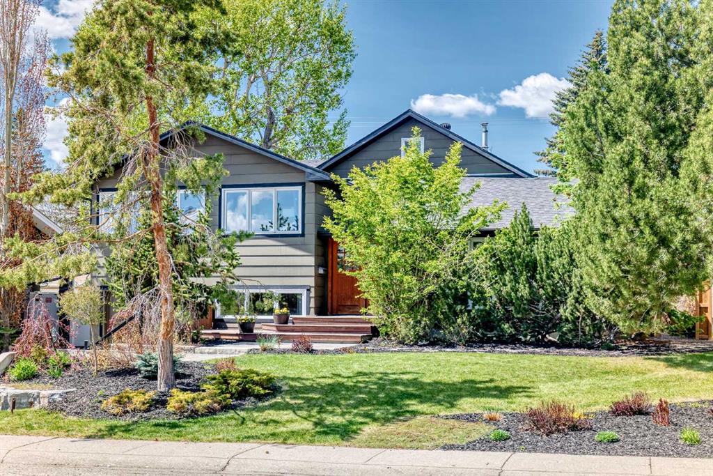 Picture of 43 Westview Drive SW, Calgary Real Estate Listing
