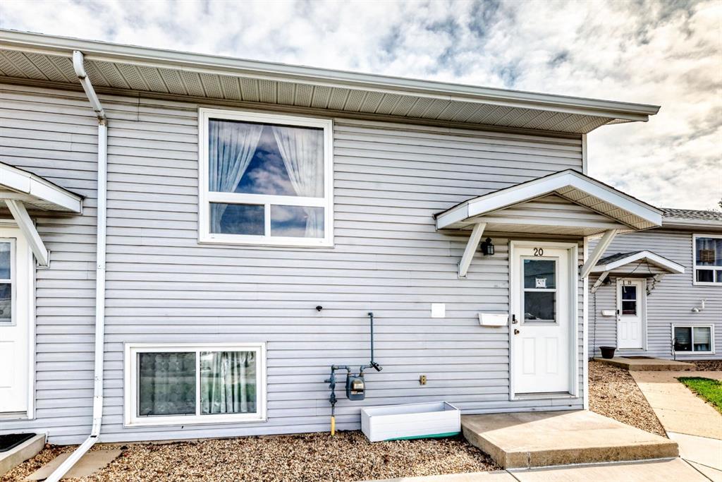 Picture of 20, 10 Fairbank Road , Red Deer Real Estate Listing