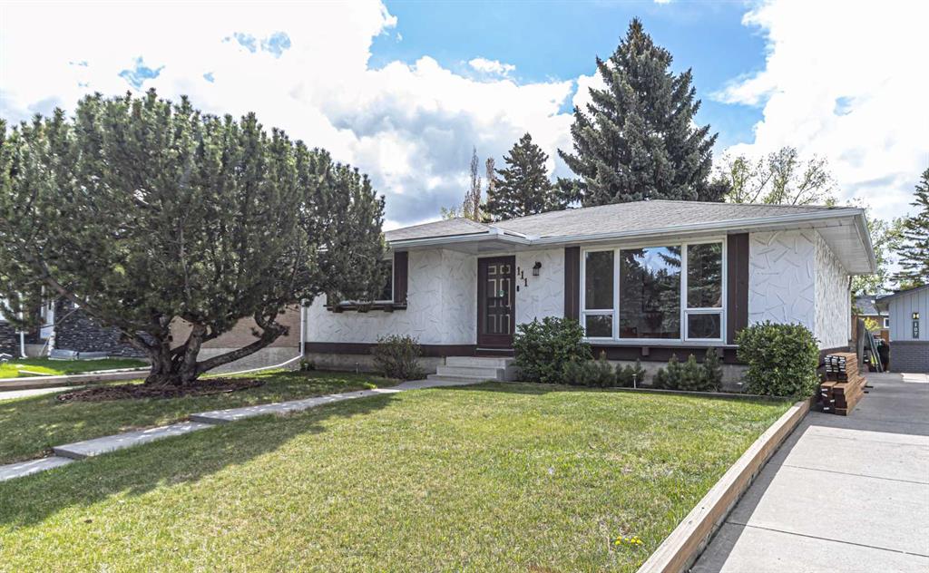 Picture of 111 Lynnview Way SE, Calgary Real Estate Listing
