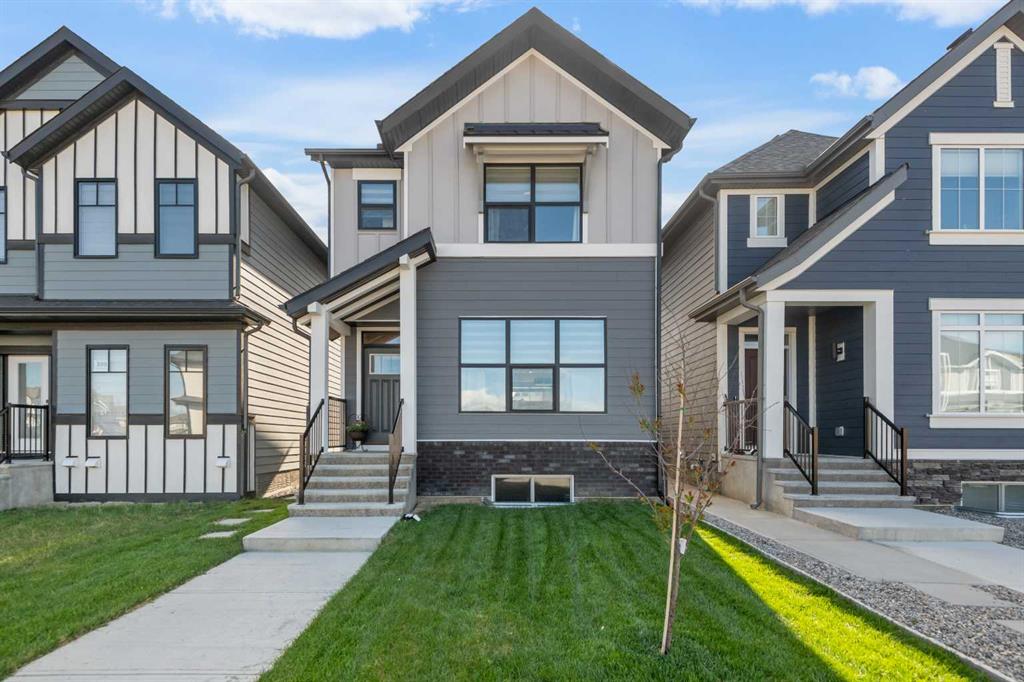 Picture of 395 Magnolia Drive SE, Calgary Real Estate Listing