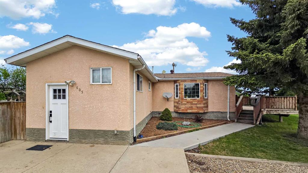 Picture of 605 2 Street S, Grassy Lake Real Estate Listing