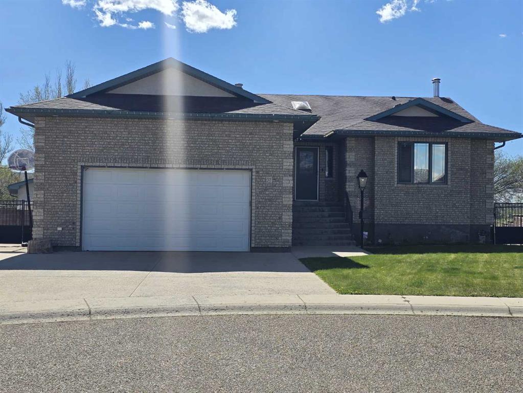 Picture of 37 Heritage Place NE, Medicine Hat Real Estate Listing