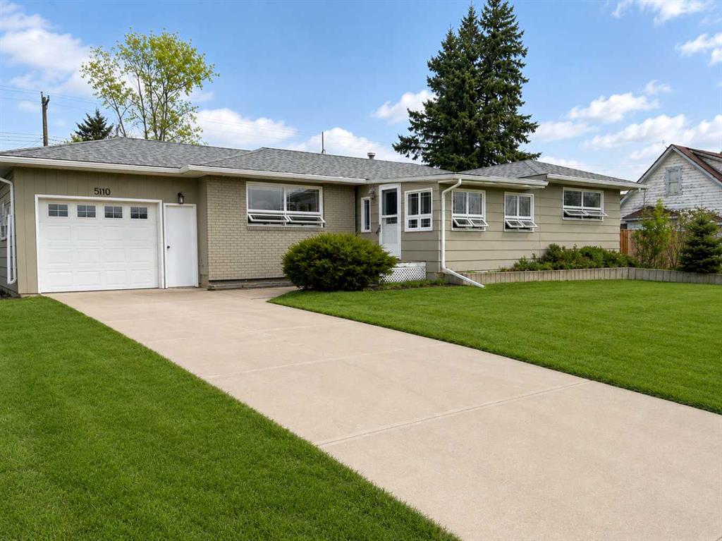 Picture of 5110 51 , Castor Real Estate Listing