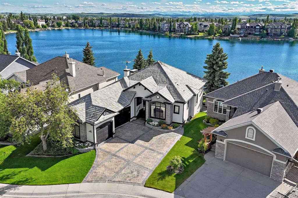Picture of 62 Chapala Crescent SE, Calgary Real Estate Listing