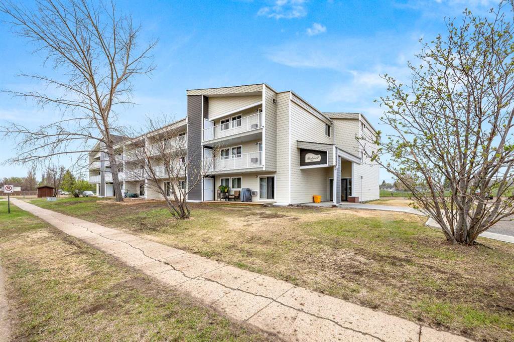 Picture of 305, 3002 56 Avenue , Lloydminster Real Estate Listing