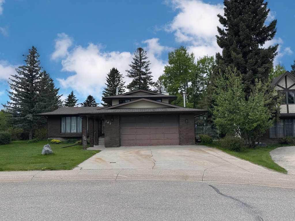 Picture of 147 Seabolt Crescent , Hinton Real Estate Listing