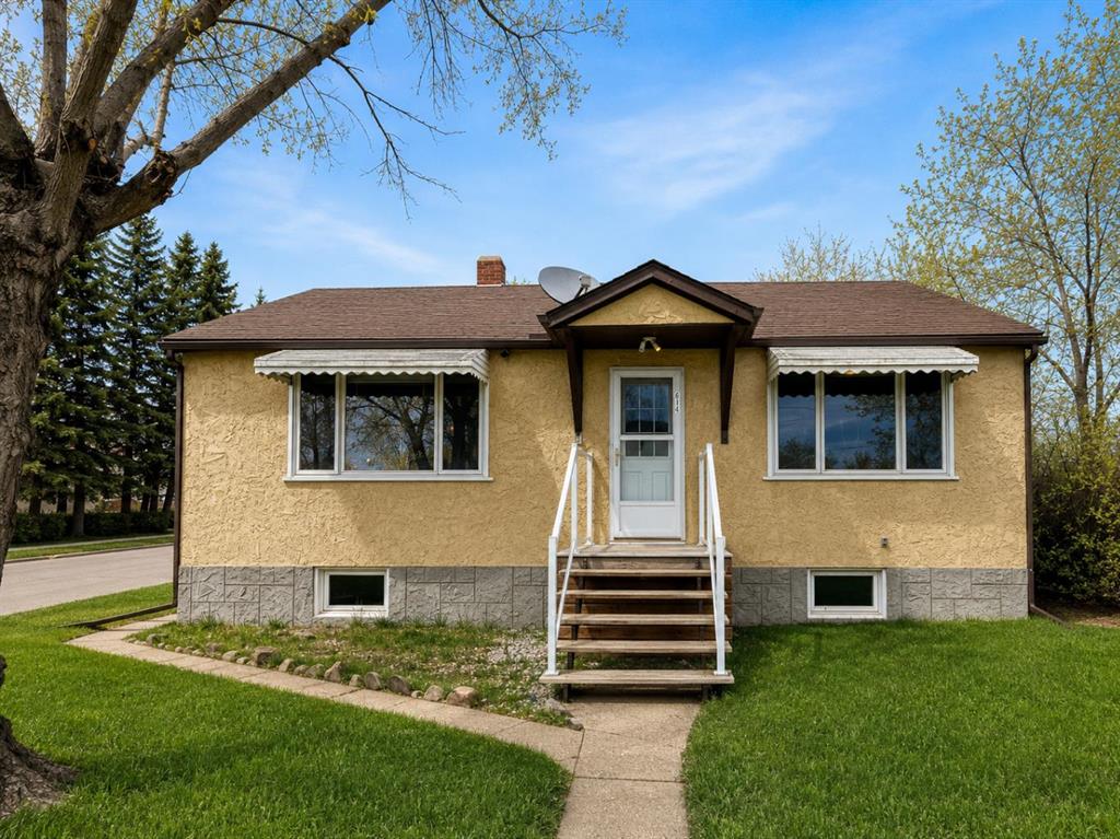 Picture of 614 6 Avenue , Wainwright Real Estate Listing