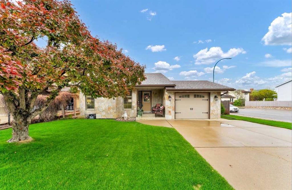 Picture of 110 Carry Crescent SE, Medicine Hat Real Estate Listing