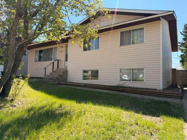 Picture of 4807 47 Street , Hardisty Real Estate Listing