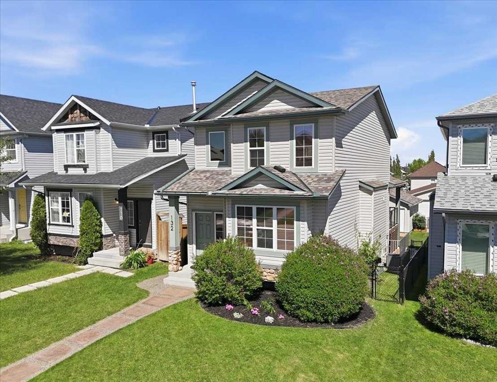 Picture of 132 Covebrook Close NE, Calgary Real Estate Listing