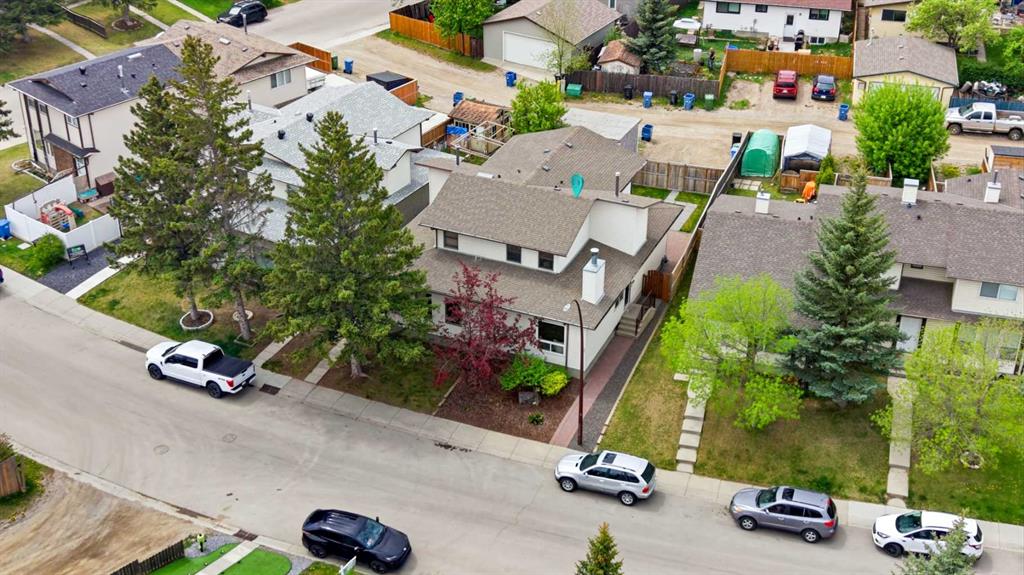 Picture of 85 Cedarwood Hill SW, Calgary Real Estate Listing