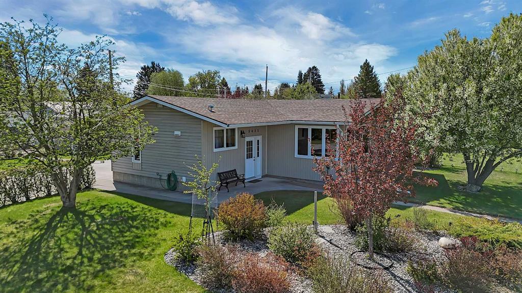 Picture of 5435 54 Street , Rocky Mountain House Real Estate Listing