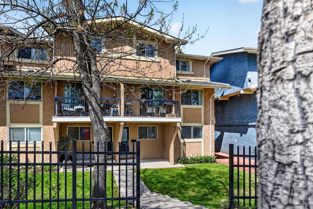 Picture of 1112, 2200 Woodview Drive SW, Calgary Real Estate Listing