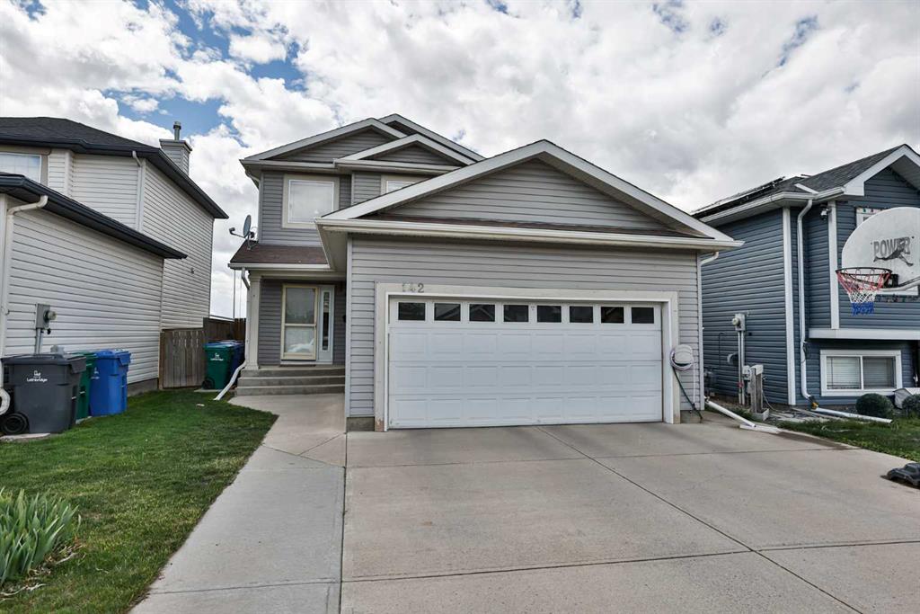 Picture of 142 Peigan Court W, Lethbridge Real Estate Listing
