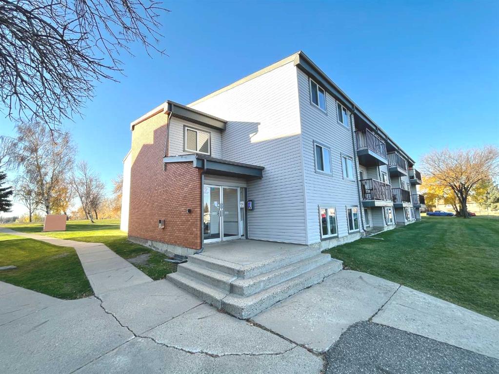Picture of 112A, 295 Columbia Boulevard W, Lethbridge Real Estate Listing