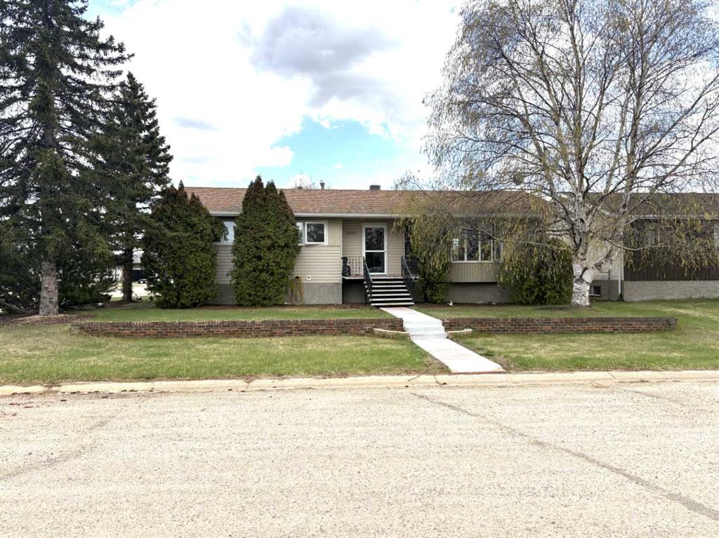 Picture of 5602 47 Avenue W, Forestburg Real Estate Listing