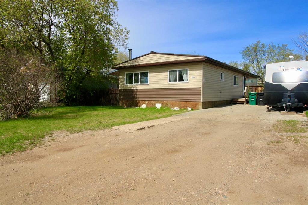 Picture of 10306 101 Avenue , High Level Real Estate Listing