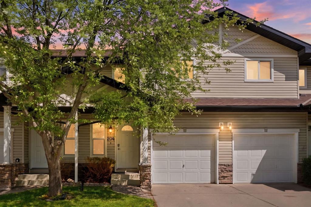 Picture of 204, 760 Railway Gate SW, Airdrie Real Estate Listing