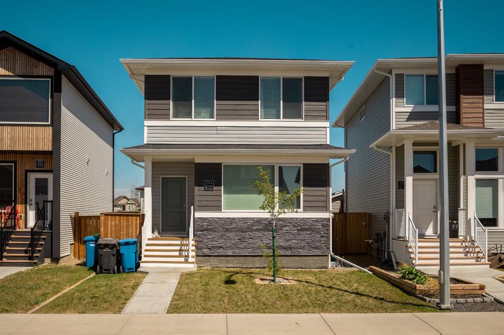 Picture of 294 Miners Chase W, Lethbridge Real Estate Listing