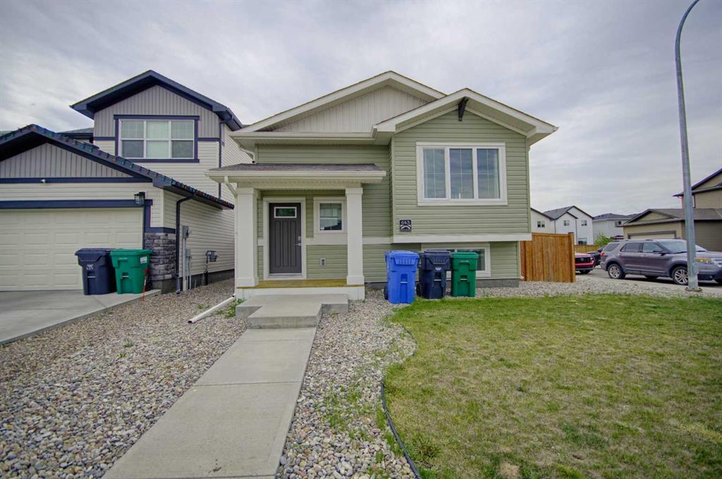 Picture of 643 Moonlight Lane W, Lethbridge Real Estate Listing