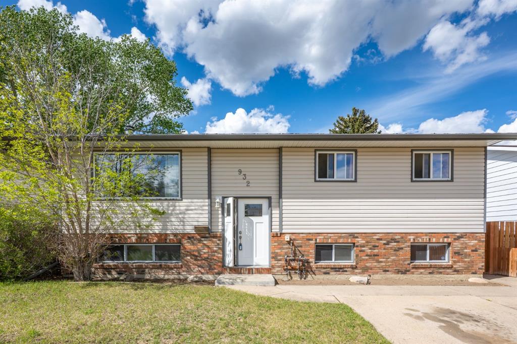 Picture of 932 22 Street NE, Medicine Hat Real Estate Listing