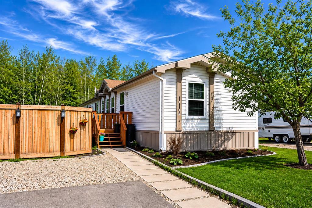 Picture of 10109 95 Street , Clairmont Real Estate Listing