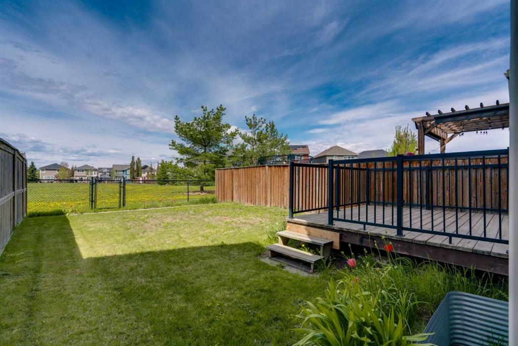 Picture of 245 Auburn Crest Way SE, Calgary Real Estate Listing