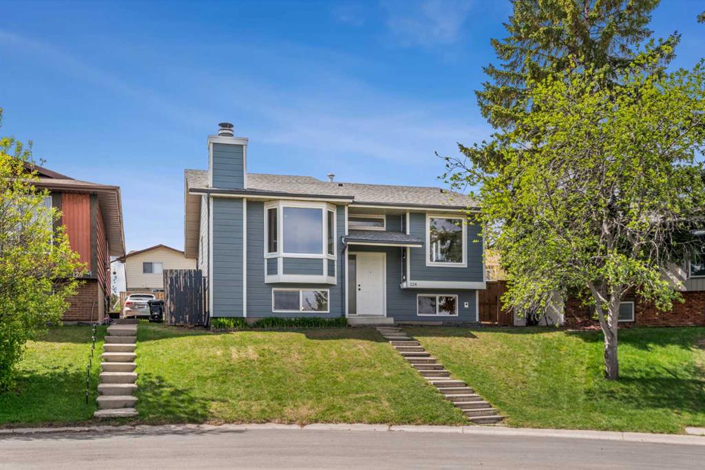 Picture of 124 Bergen Crescent NW, Calgary Real Estate Listing