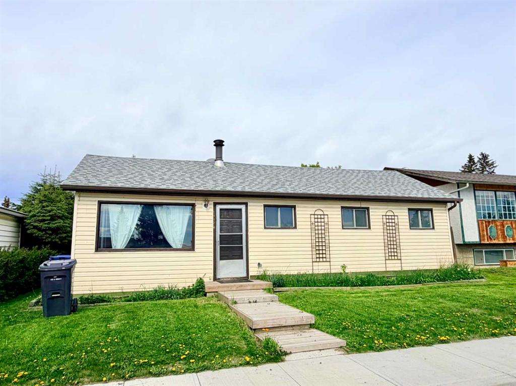 Picture of 5112 47 street  , Rocky Mountain House Real Estate Listing