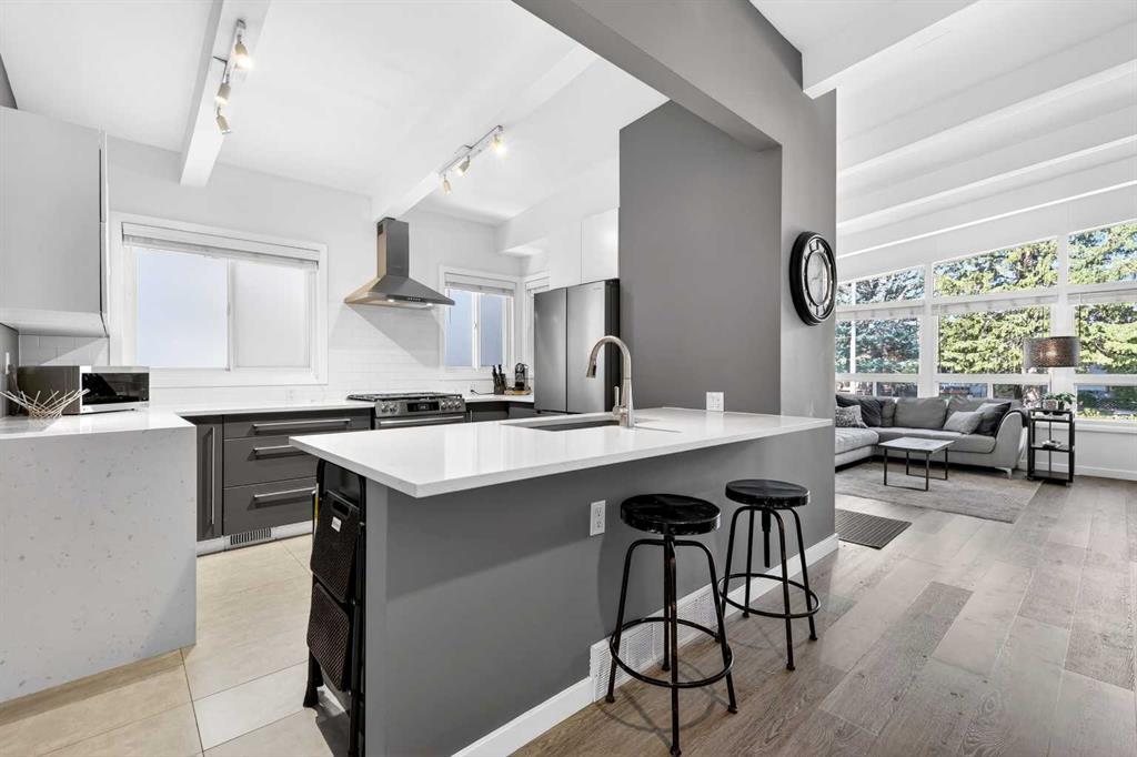 Picture of 3336 39 Street SW, Calgary Real Estate Listing