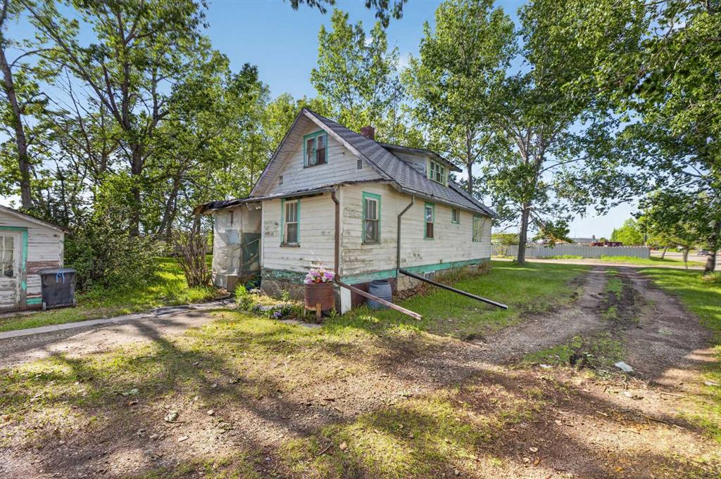Picture of 1701 18 Avenue , Didsbury Real Estate Listing