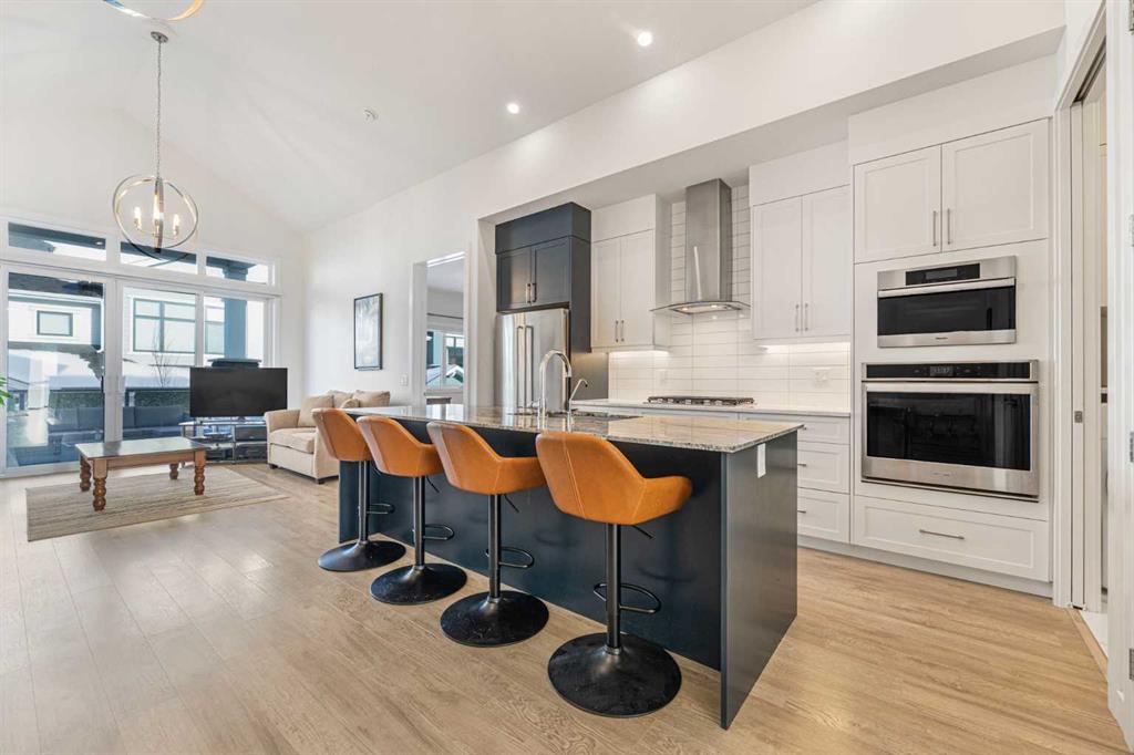 Picture of 12572 Crestmont Boulevard SW, Calgary Real Estate Listing